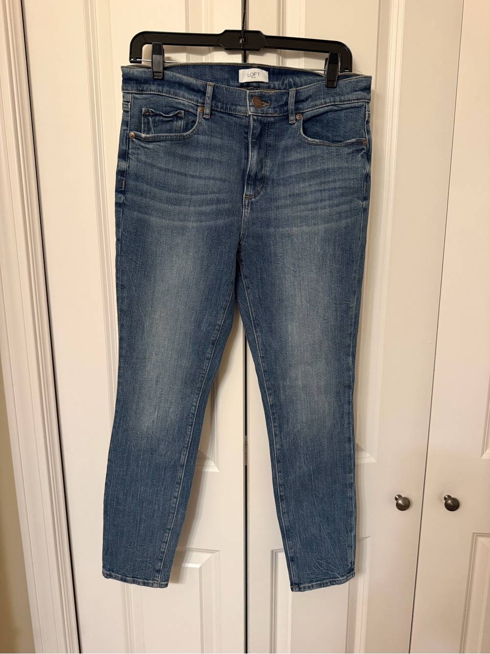 LOFT Women's Mid Wash Blue Stretch Jeans 6 ankle